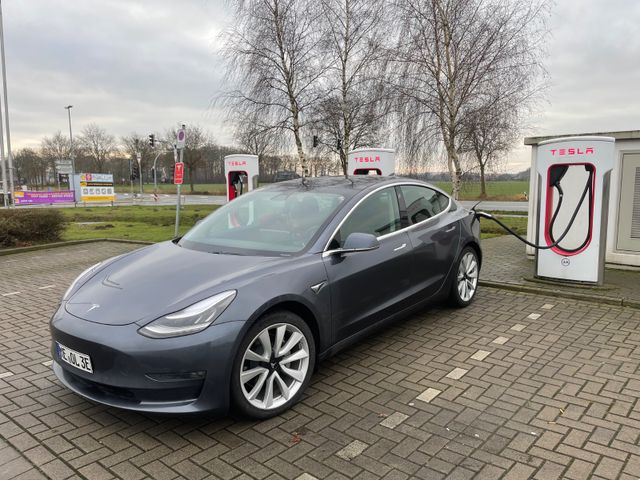 Tesla Model 3 AWD Dualmotor Long Range 8 Räder AHK