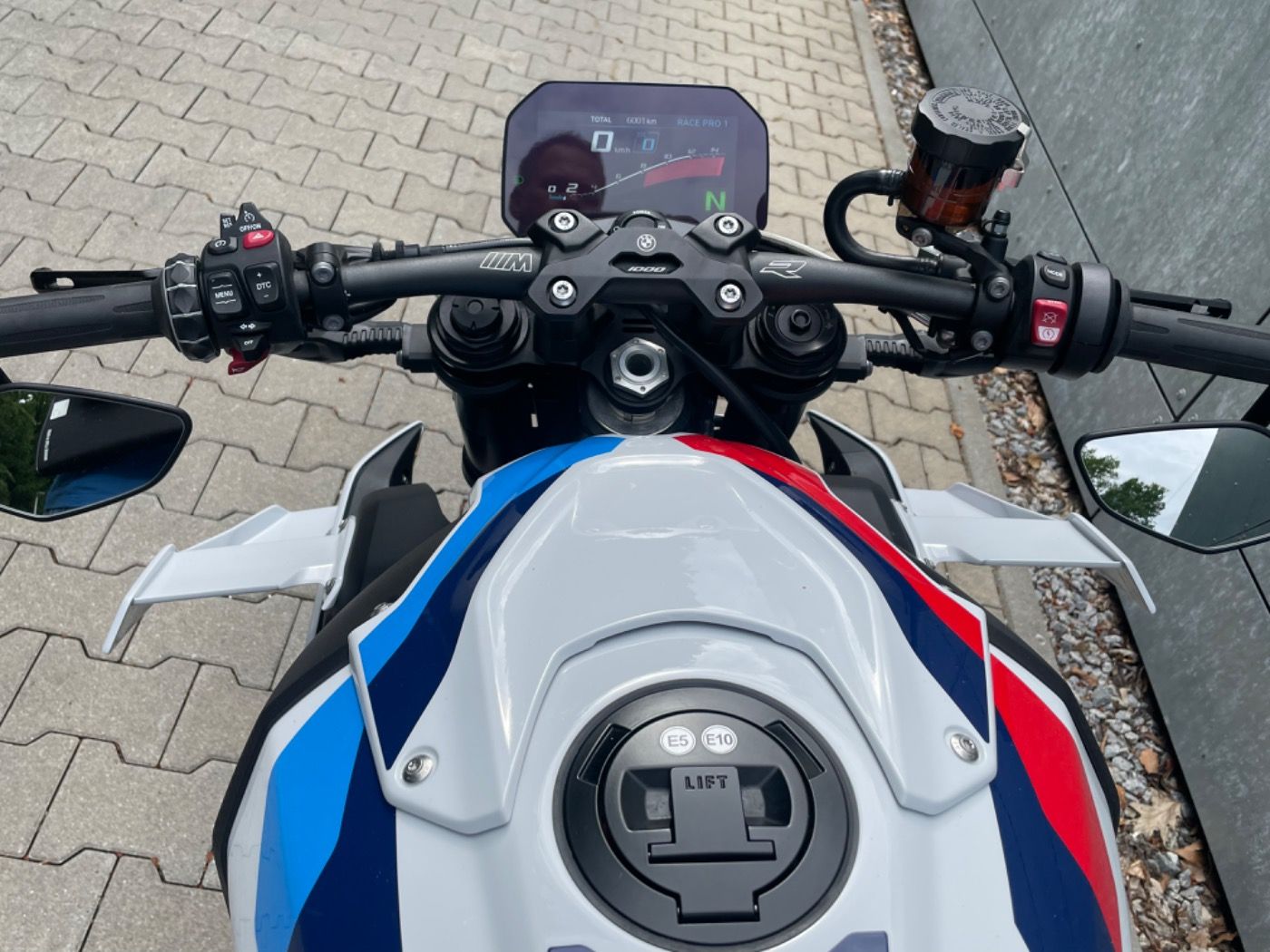 Fahrzeugabbildung BMW M 1000 R