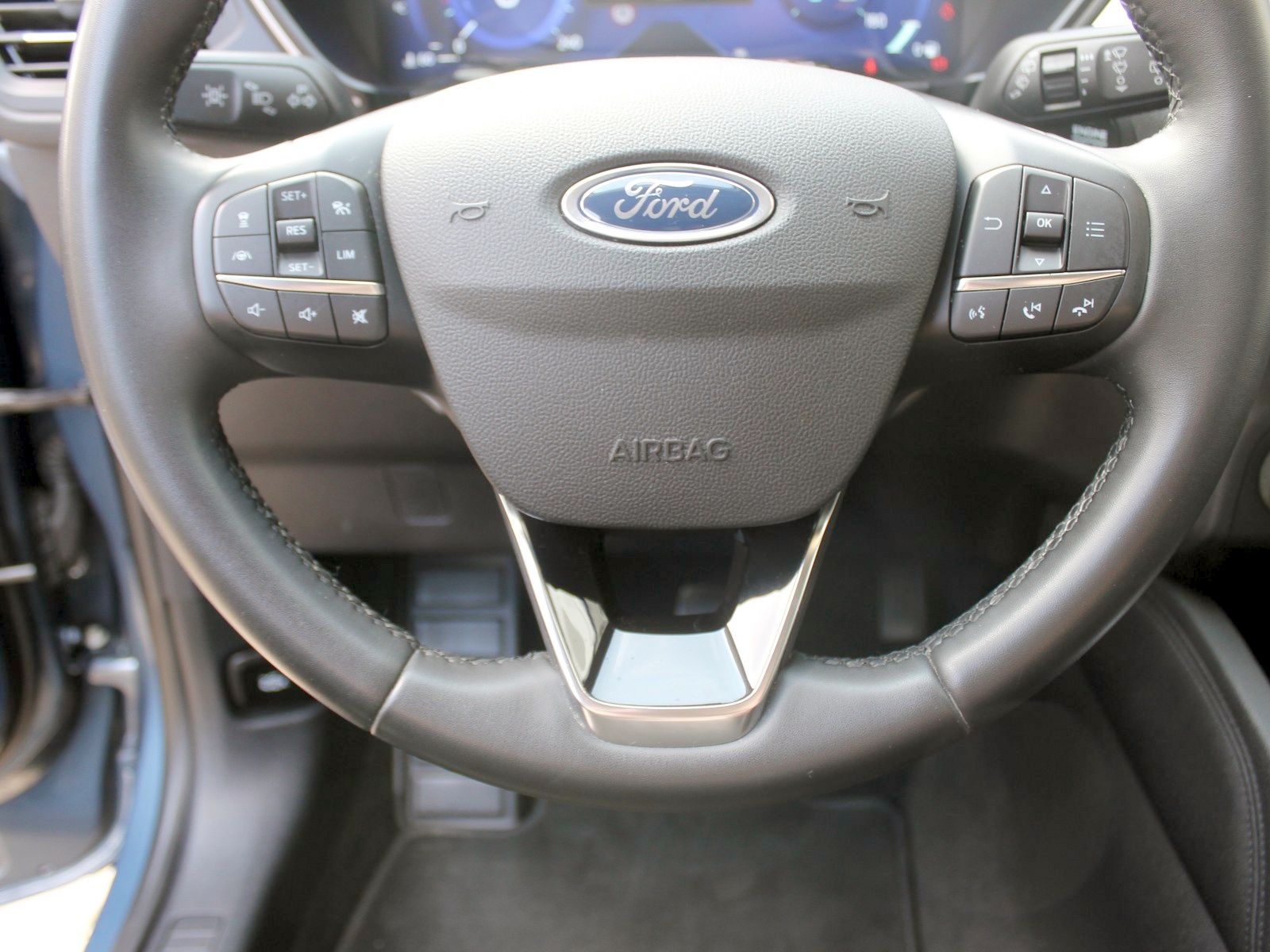 Fahrzeugabbildung Ford Kuga Plug-In Hybrid Titanium 2,5 Duratec