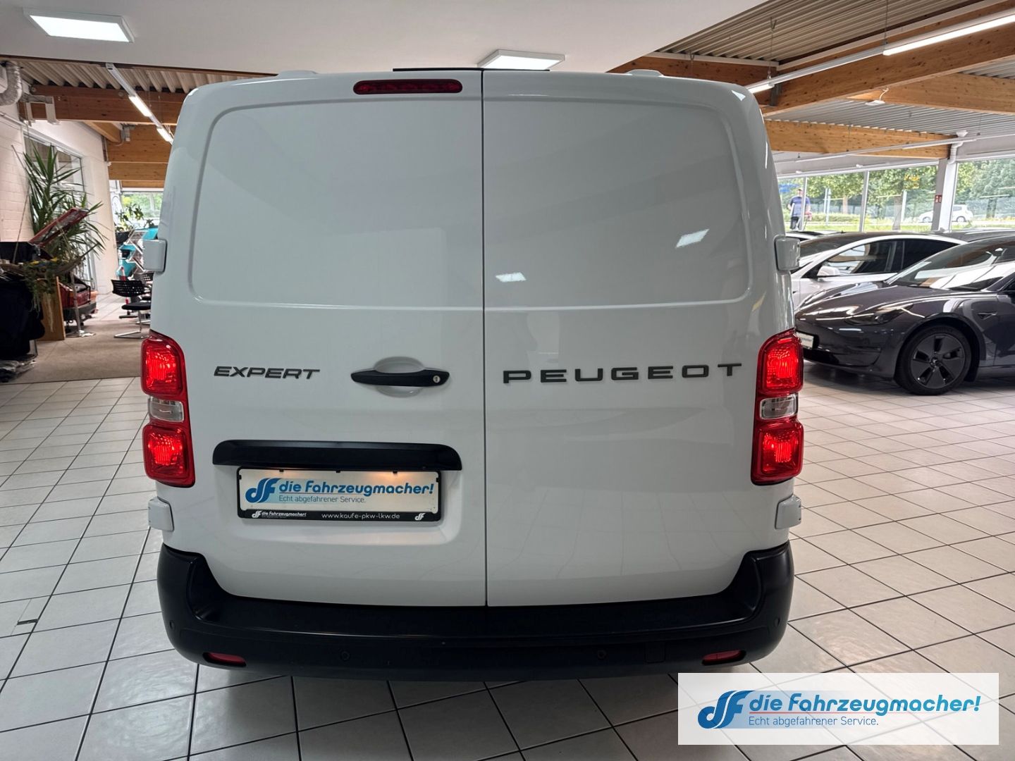 Fahrzeugabbildung Peugeot Expert Kasten Standard 1.5 BlueHDi 120 FAP EU6d