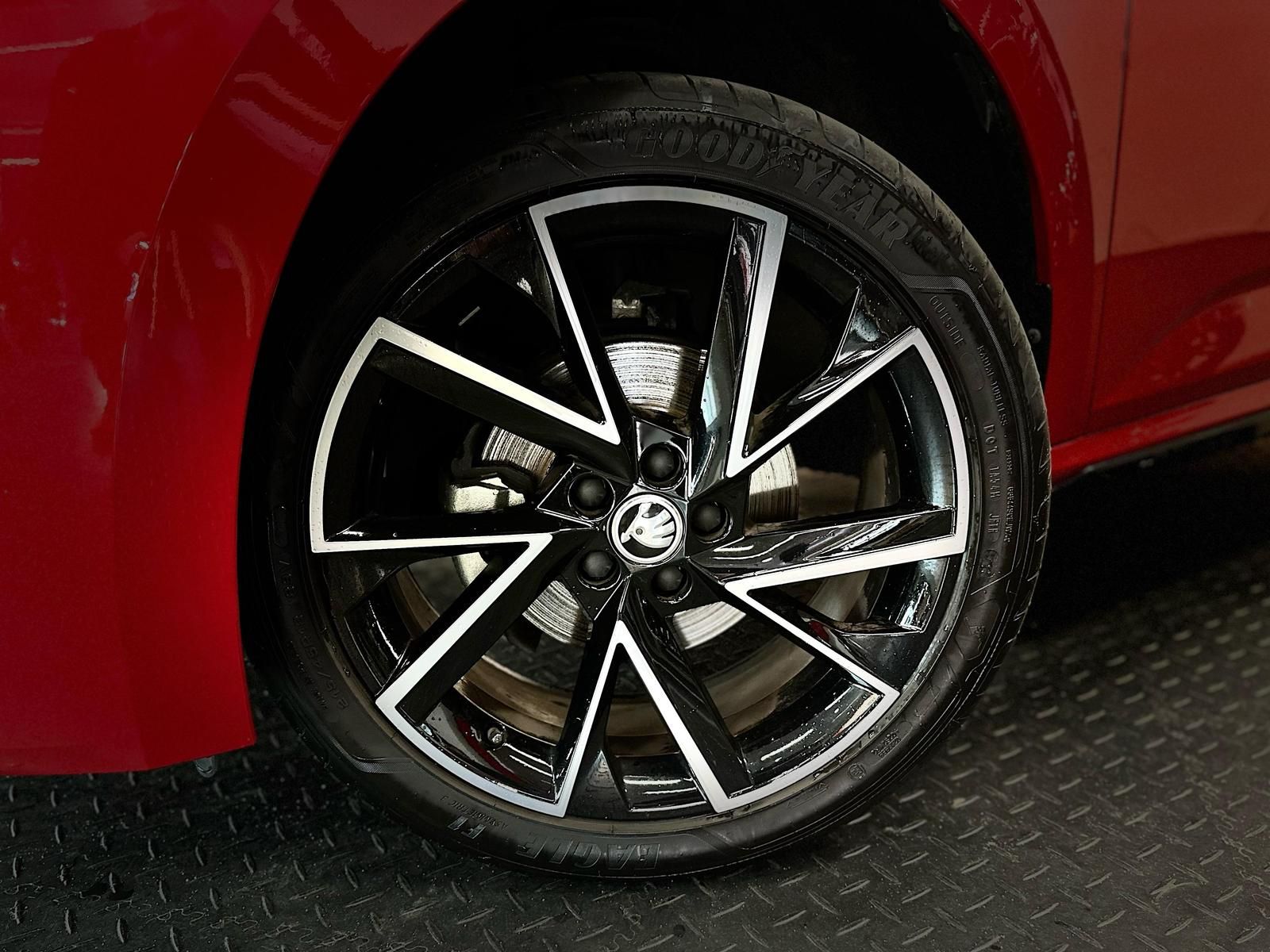 SKODA Kamiq 1.0TSI MONTE CARLO LED#ACC#SPUR#PANO#CAM - Image 9