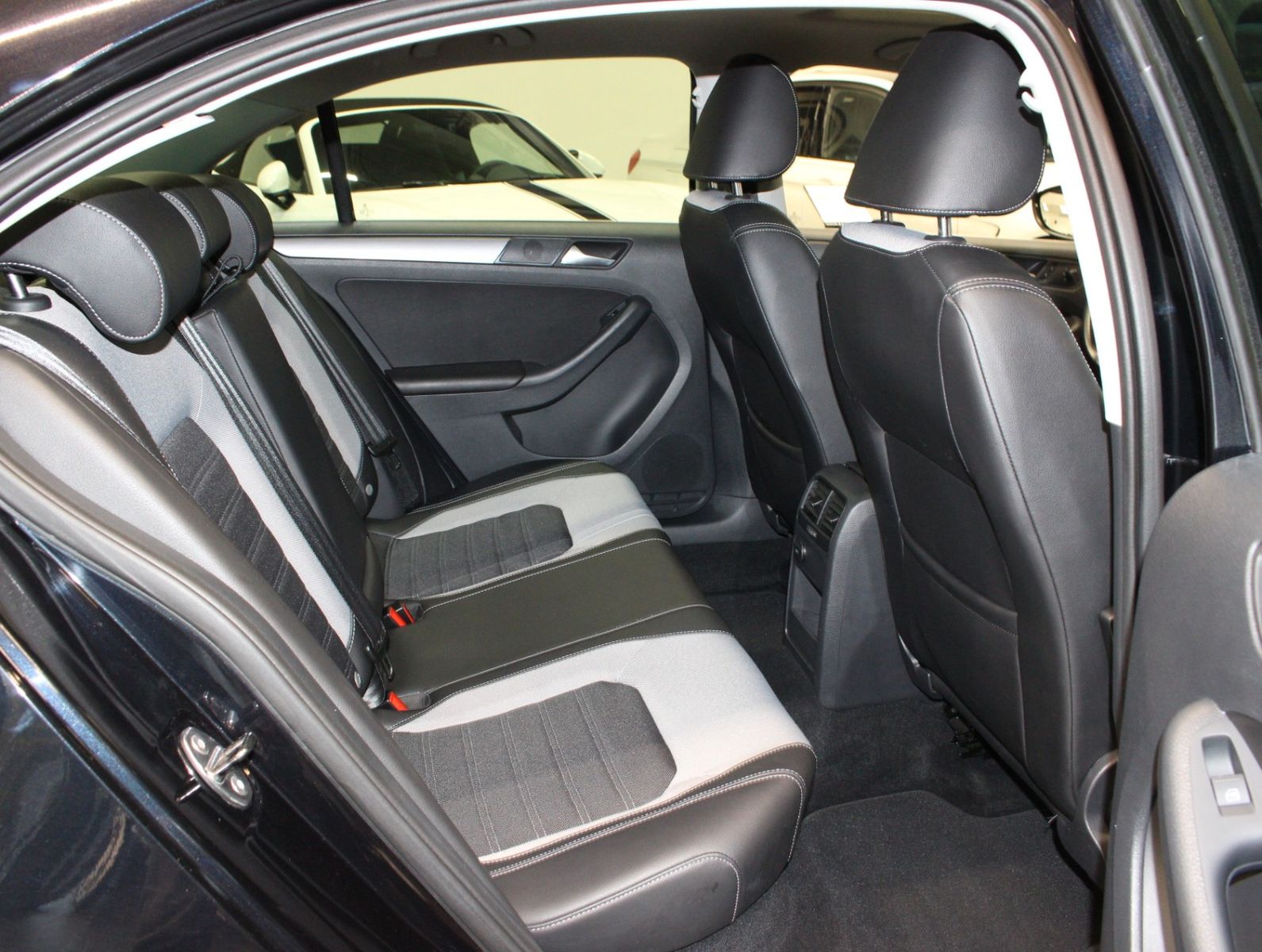 Fahrzeugabbildung Volkswagen Jetta 2.0 TSI DSG Highline