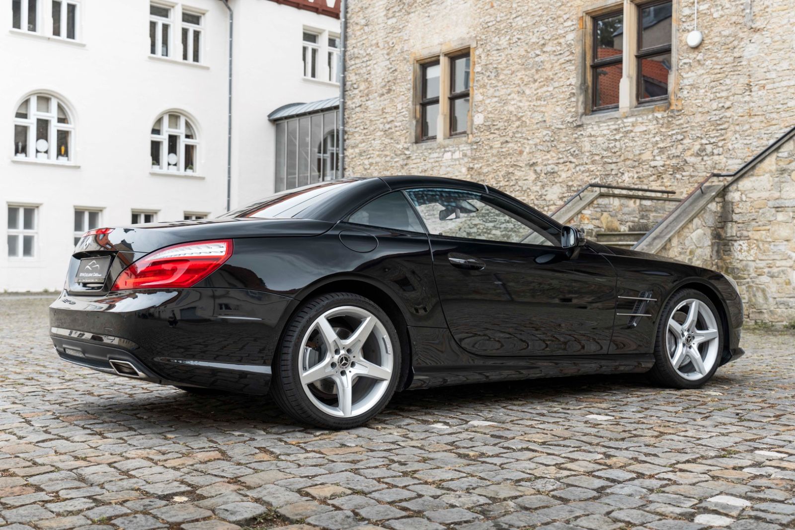 Fahrzeugabbildung Mercedes-Benz SL 400 Roadster H&K KAM NAV AMBIENT 19' RDK TOTW