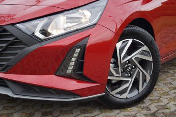 Hyundai i20 1.2 KLIMAAUTOMATIK-ALU16-NAVI-KAMERA-SHZG.-