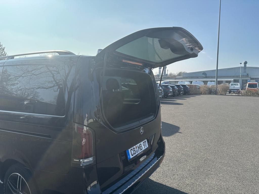 Fahrzeugabbildung Mercedes-Benz V 300 d 4MATIC STYLE Lang AIRMATIC AMG PANO STHZ