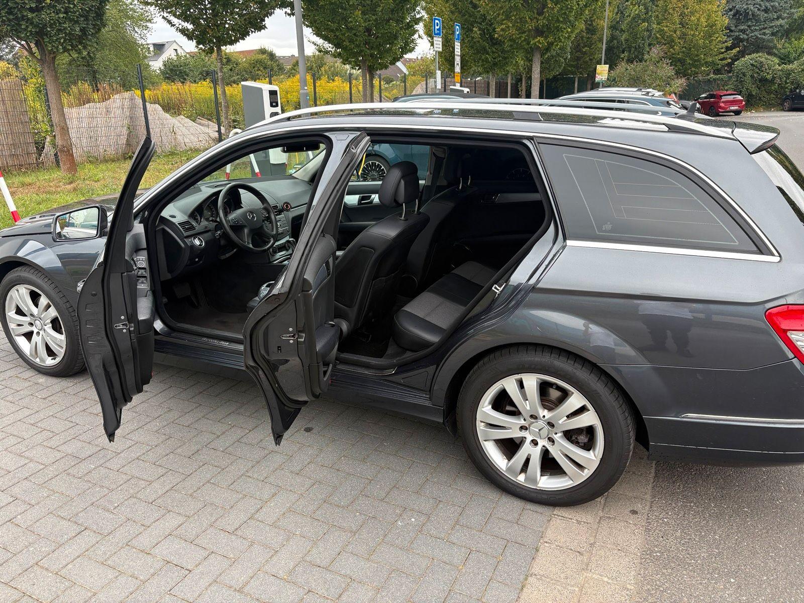 Mercedes-Benz E250 2010 — photo 12