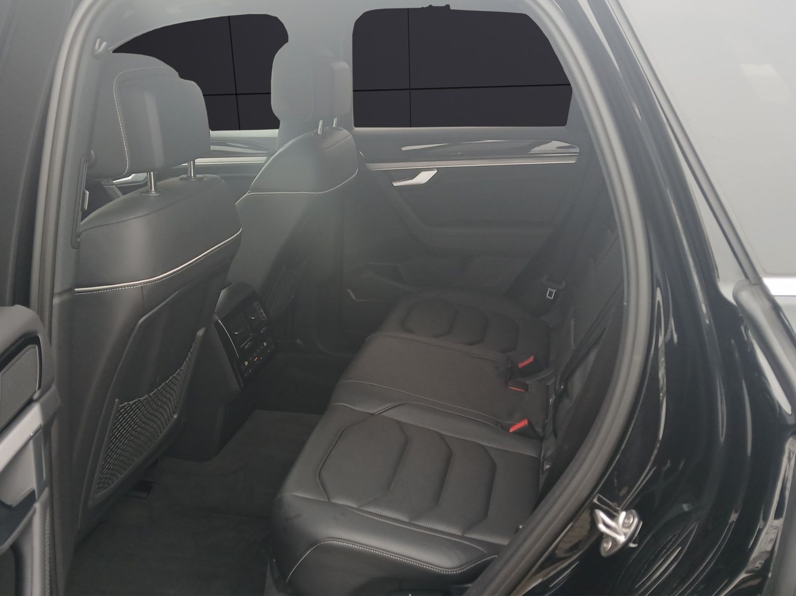 Fahrzeugabbildung Volkswagen Touareg eHybrid Elegance 4M Matrix AHK HUD Pano
