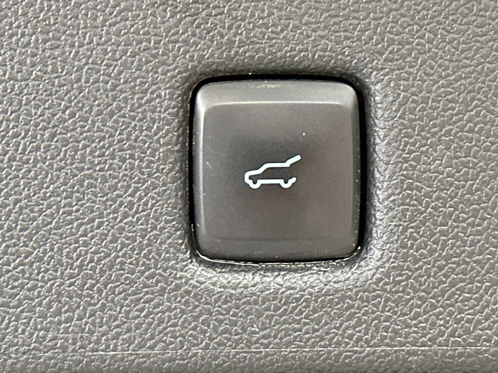 Fahrzeugabbildung Ford Kuga 2.5 Duratec PHEV ST-Line X NAV+LED+B&O+PANO