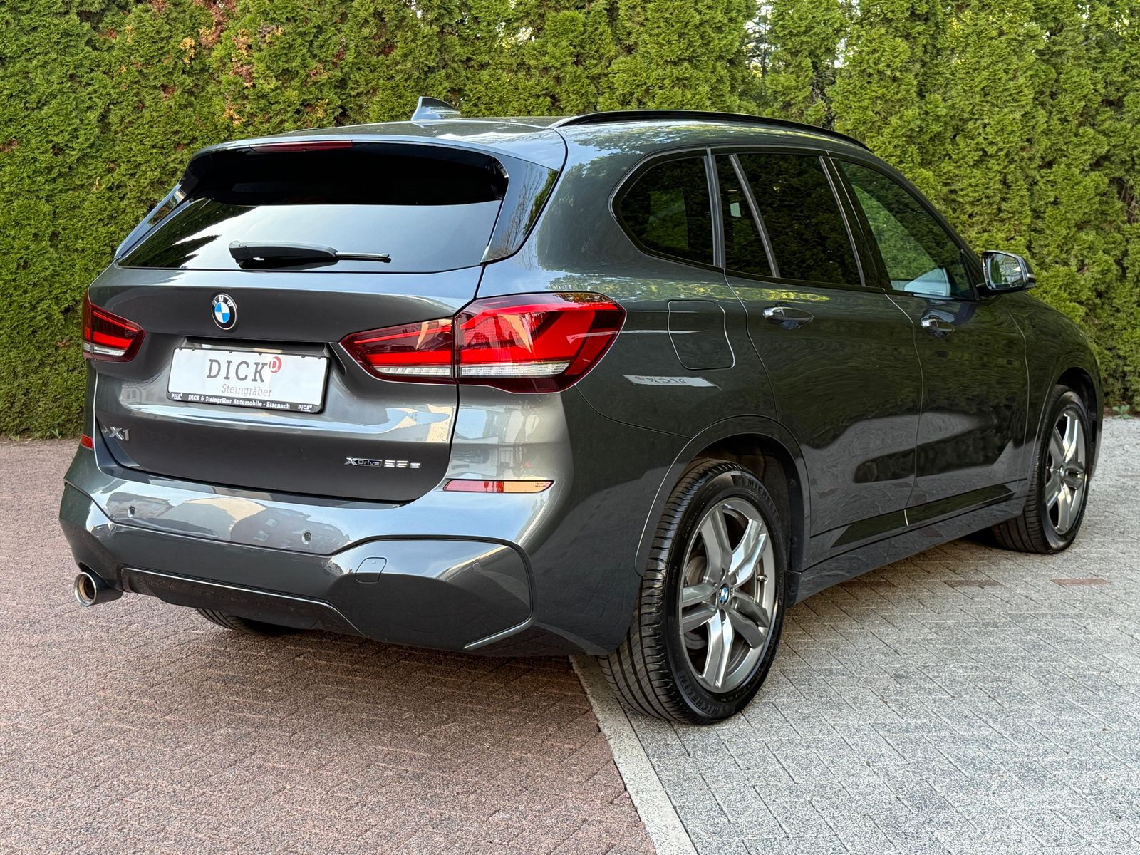 Fahrzeugabbildung BMW X1 xDrive 25 e M Sport/M PAKET LED+LEDER+NAV+SHZ