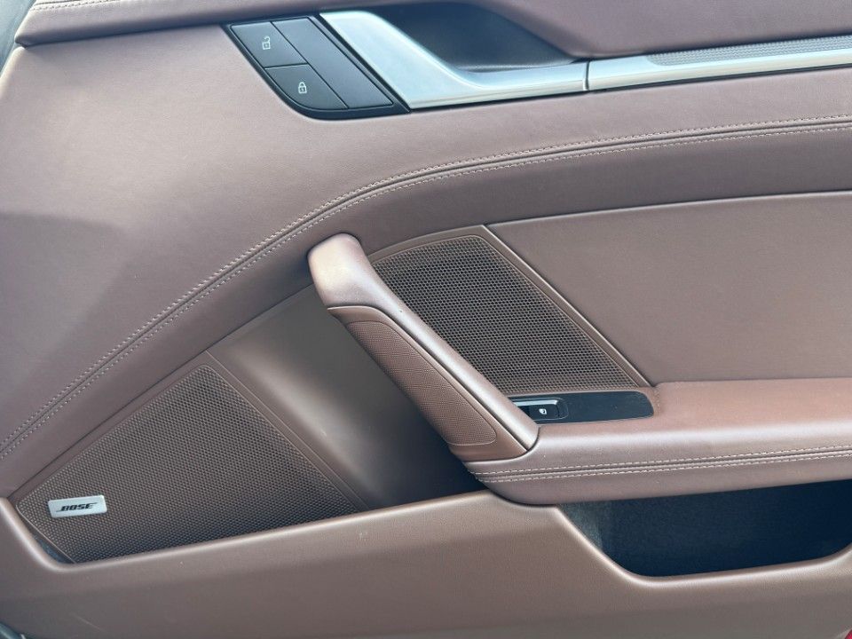 Fahrzeugabbildung Porsche 992 911 Carrera 4 S erste Hand uff approved