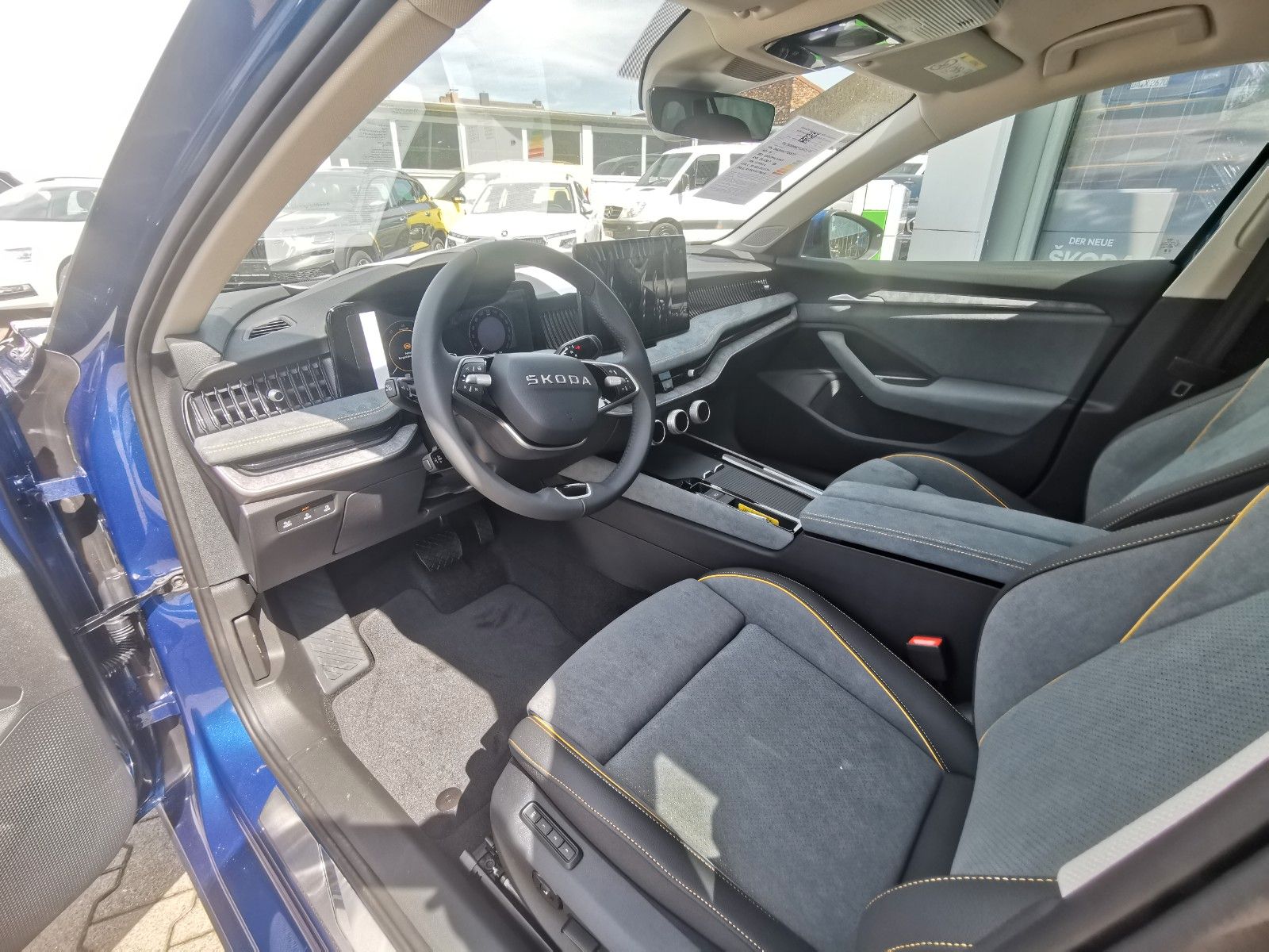 Fahrzeugabbildung SKODA Superb Combi Selection Klima Kamera