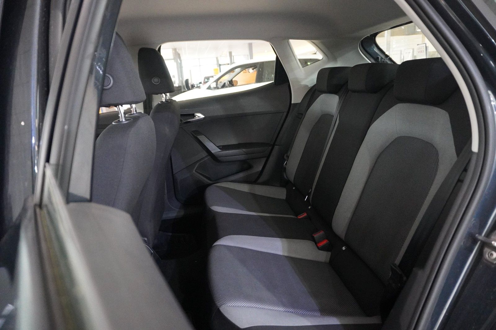 Fahrzeugabbildung SEAT Ibiza 1.0 MPI STYLE 5-TÜR NAVI/PDC/TEMP./NEBEL