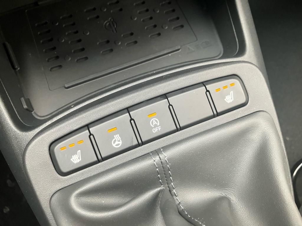 Fahrzeugabbildung Hyundai i10 Navi SHZ KAM PDC SpurH