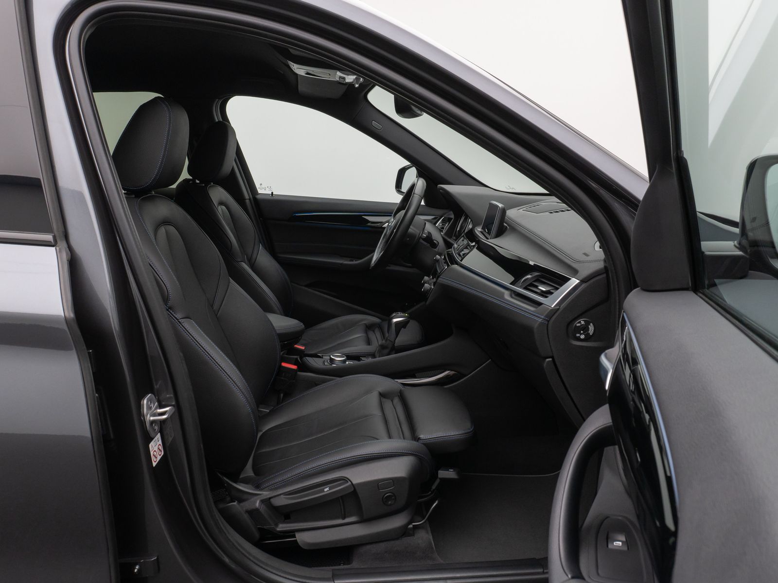 Fahrzeugabbildung BMW X1 xD25e M Sport Kamera Navi DAB HiFi DrivAssist