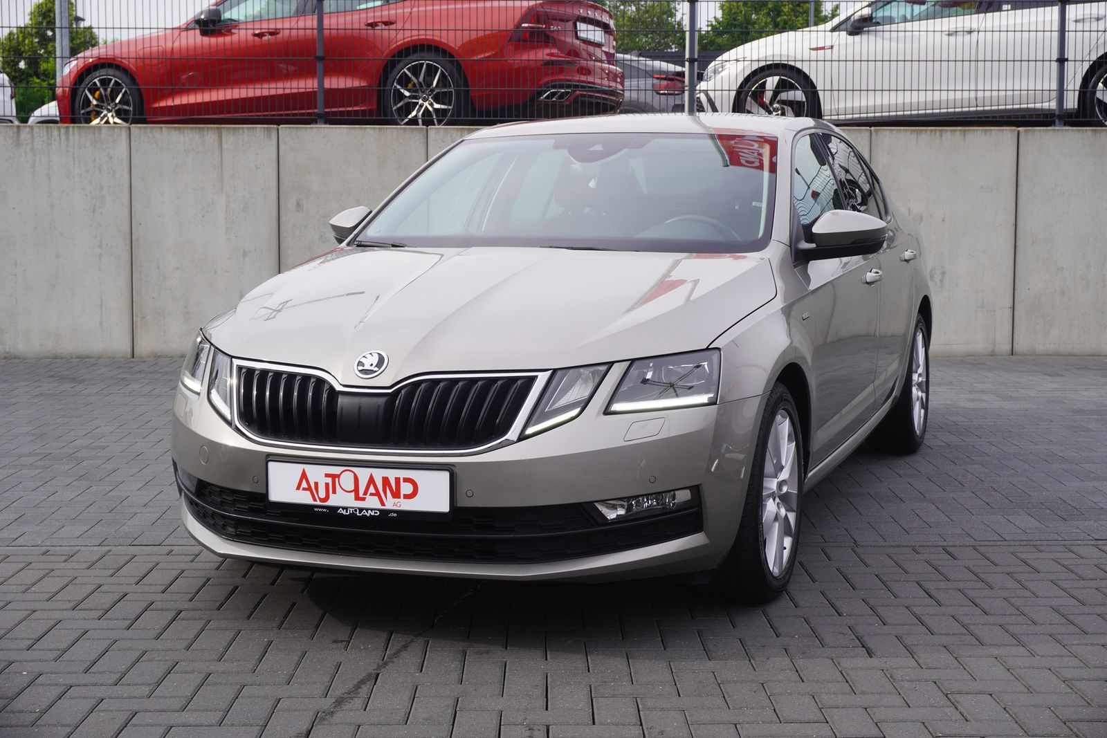 Skoda Octavia 1.5 TSI Clever DSG LED Navi ACC PDC foto 2