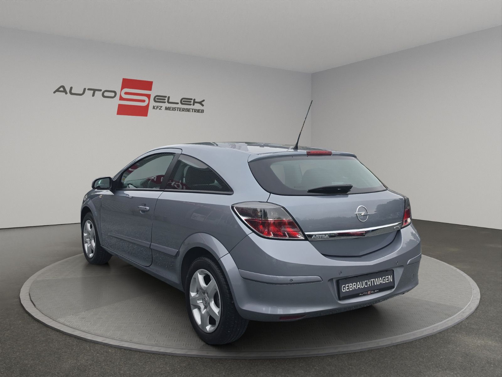 Fahrzeugabbildung Opel Astra H GTC Innovation TEMPOMAT KLIMA PDC