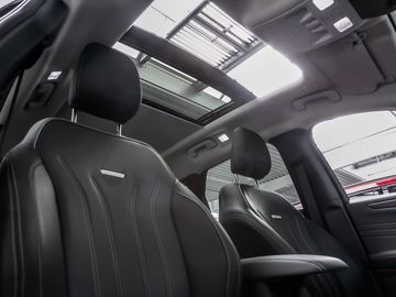 Ford Kuga 2.5 Plug-In Hybrid Vignale Stauassistent