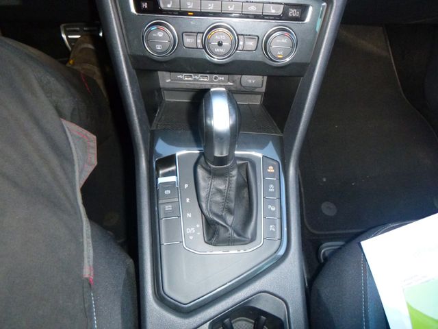 Fahrzeugabbildung Volkswagen Tiguan IQ.DRIVE 2,0 TDI >AUT/NAV/KAM/SHZ/PDC<