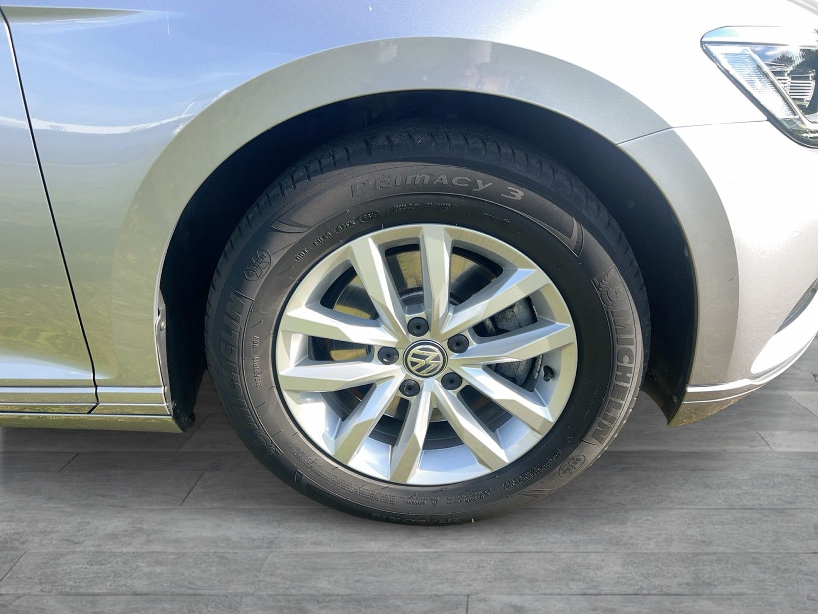 Fahrzeugabbildung Volkswagen Passat Variant TSI Comfortline BMT LED Navi ACC