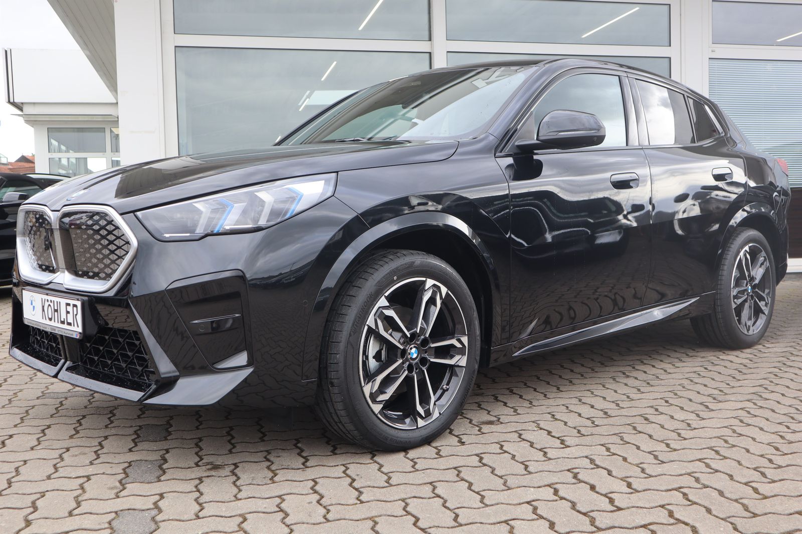 BMW iX2 eDrive20 M Sport/AHK/HeadUp/DAB/LED/SHZ RFK