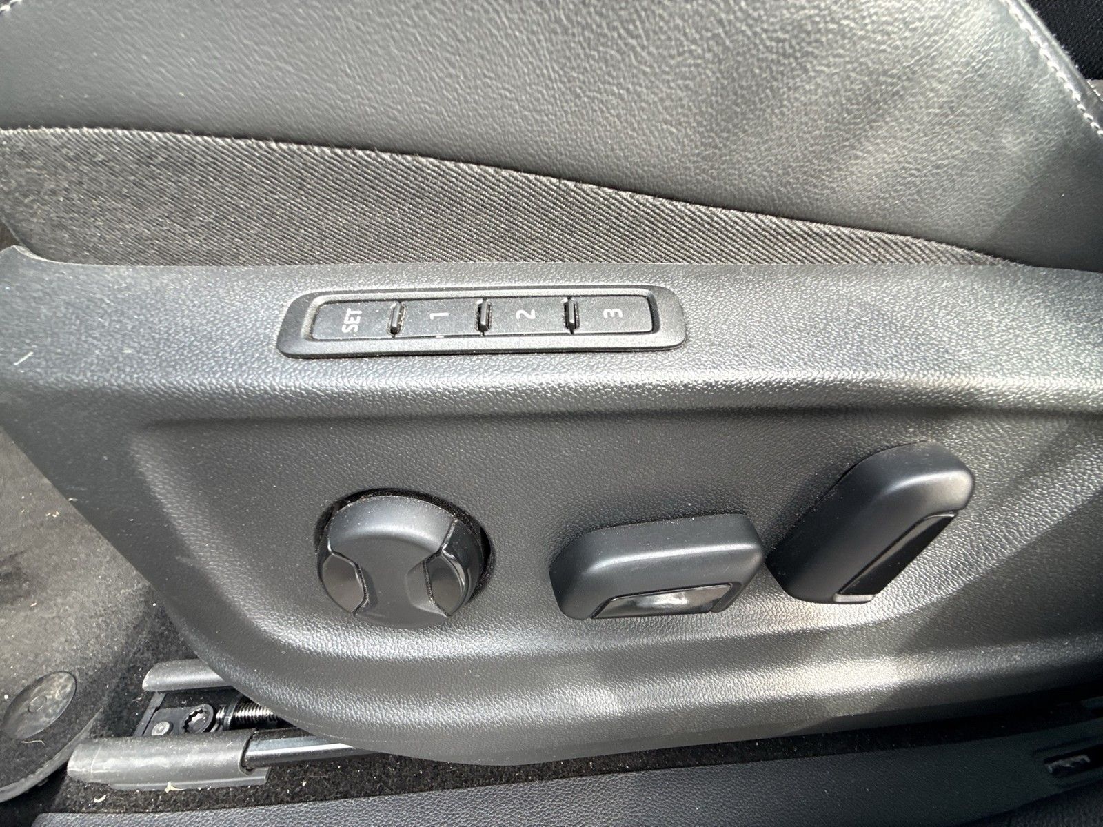 Fahrzeugabbildung SKODA Kodiaq Style 4x4 TDI  DSG Matrix Navi GRA AHK VC