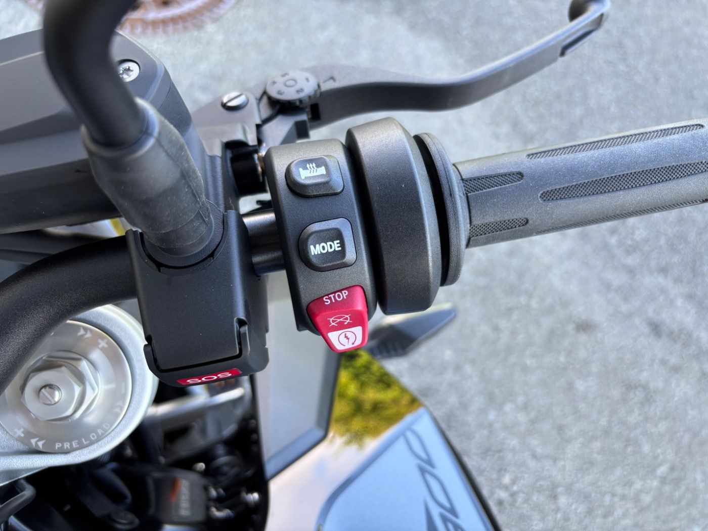 Fahrzeugabbildung BMW F 900 R Triple Black 2 Pakete
