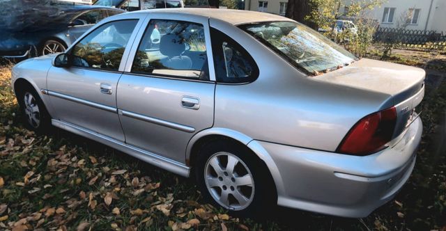 Opel Vectra 1.8 16V Elegance Automatik Klimaautomatik