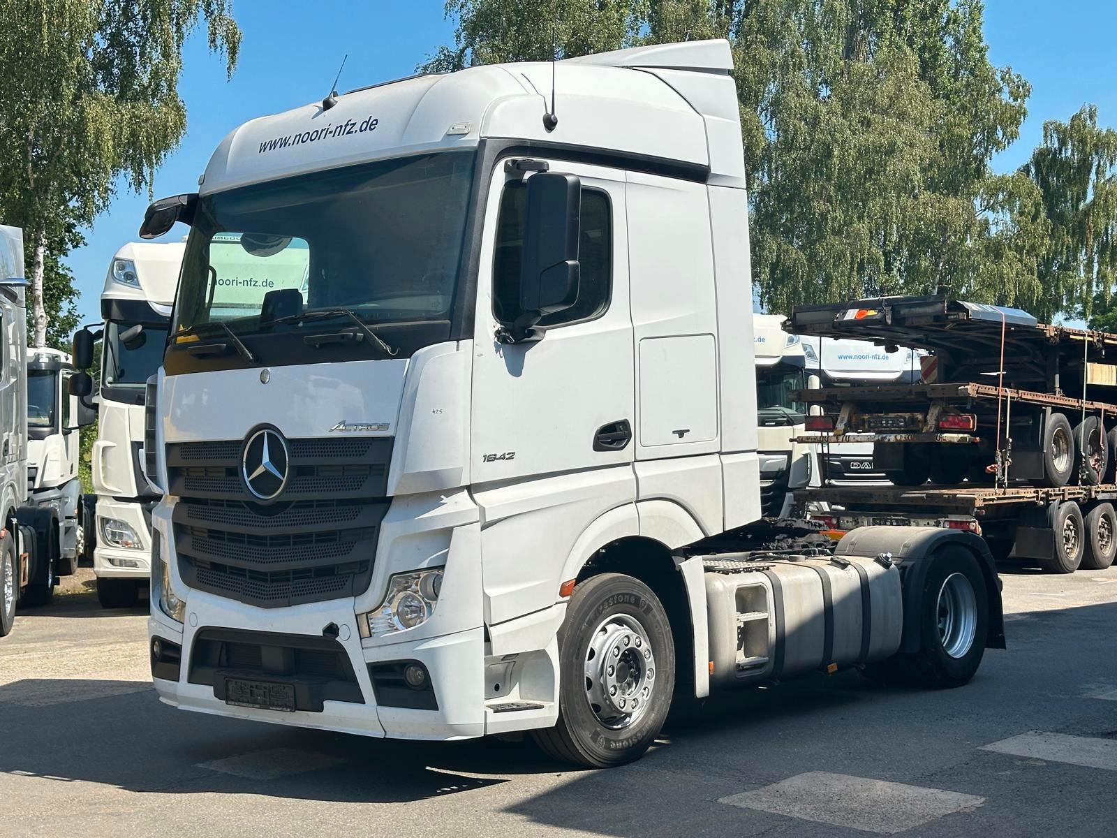 Mercedes-Benz Actros 1842 Streamspace 2Tanks