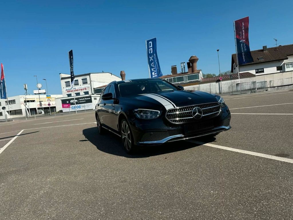 Image of Mercedes-Benz E 300