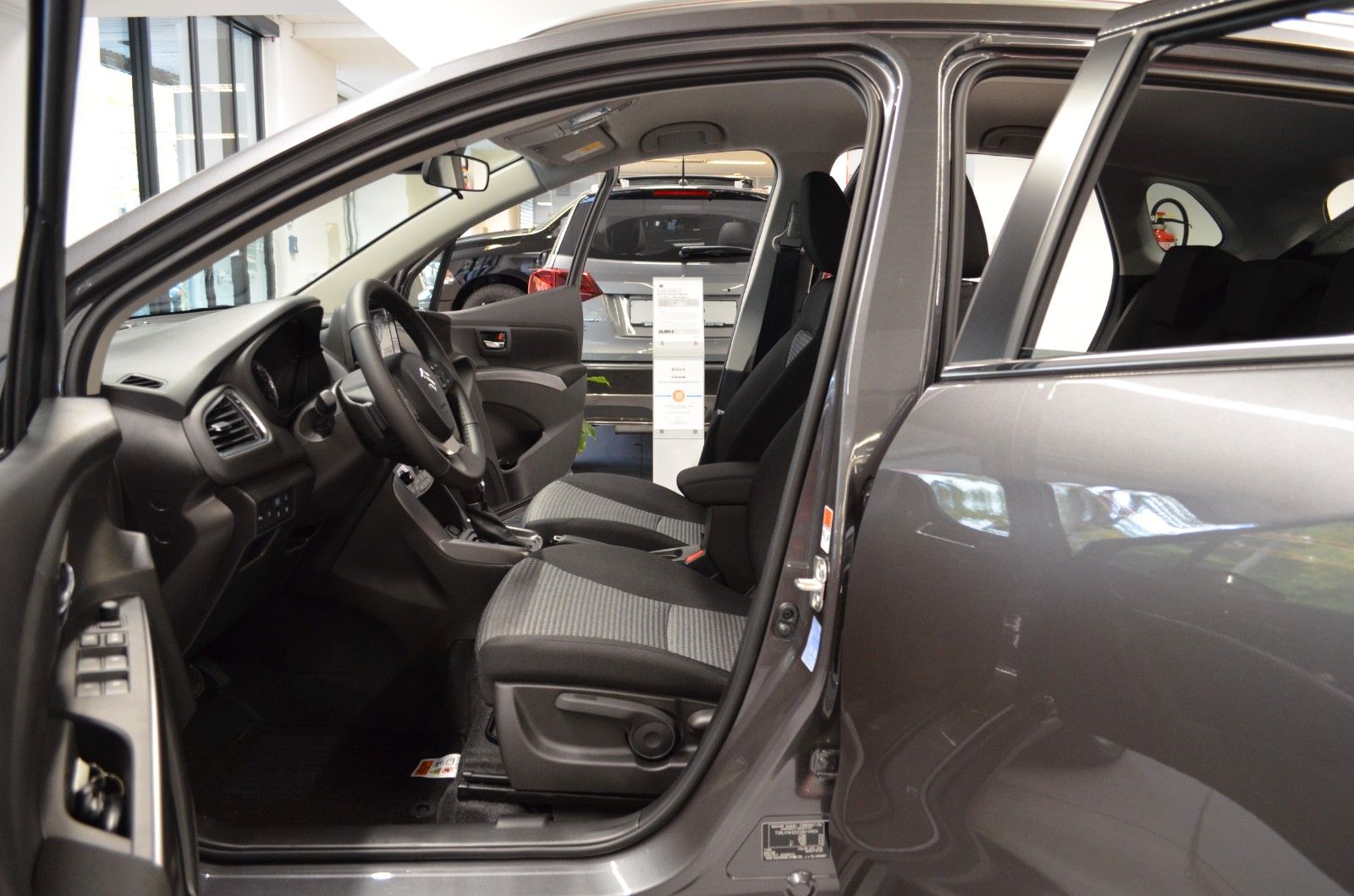 Fahrzeugabbildung Suzuki (SX4) S-Cross 1.5 DUALJET Hybrid Comfort AGS