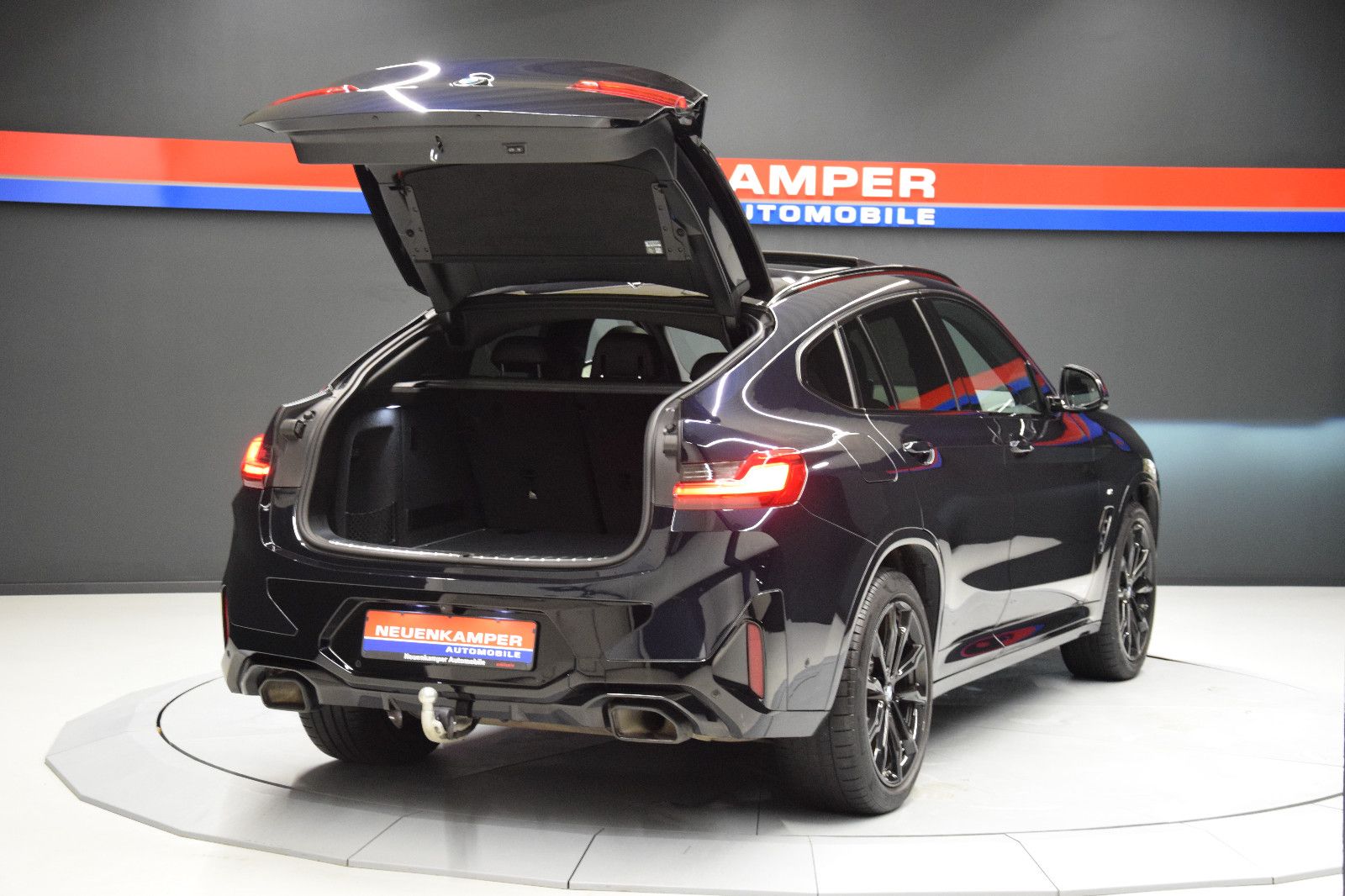 Fahrzeugabbildung BMW X4 xDrive 30 d M Sport Pano HuD Laser ACC AHK