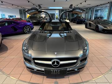 صورة 6 لـ 2011 Mercedes-BENZ SLS AMG
