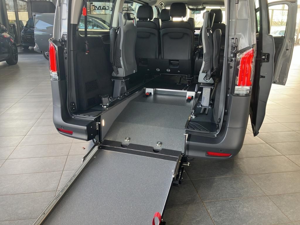 Fahrzeugabbildung Mercedes-Benz Vito 116 CDI Tourer PRO Lang Rollstuhl Heckumbau