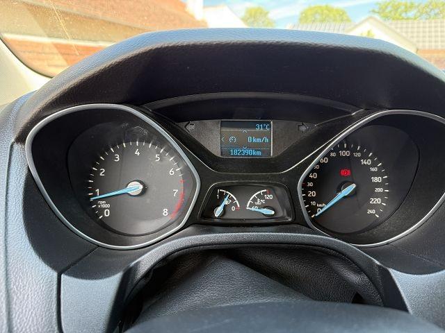 Ford Focus 2015 — photo 16