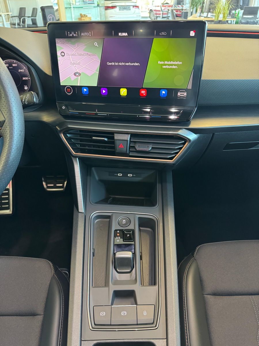 Fahrzeugabbildung CUPRA Leon 2.0 TSI VZ 4Drive Vision+ Matrix Pano ACC