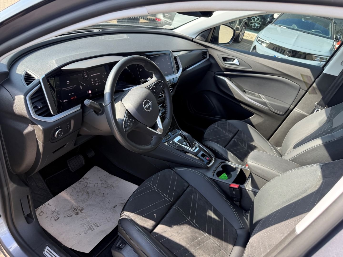 Fahrzeugabbildung Opel Grandland Ultimate SHZ+LHZ+Kamera+elek.Heck