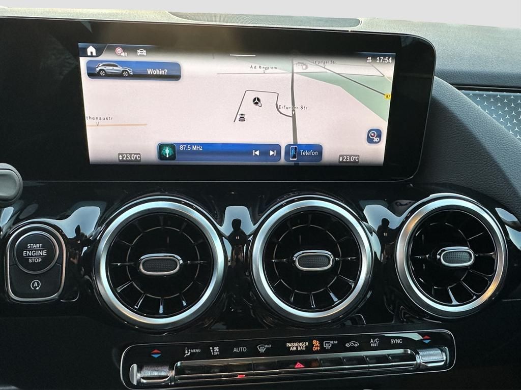 Fahrzeugabbildung Mercedes-Benz GLA 200 d LED*ParkAss*SpurH*AUT*el.Heck*PDC*AHK
