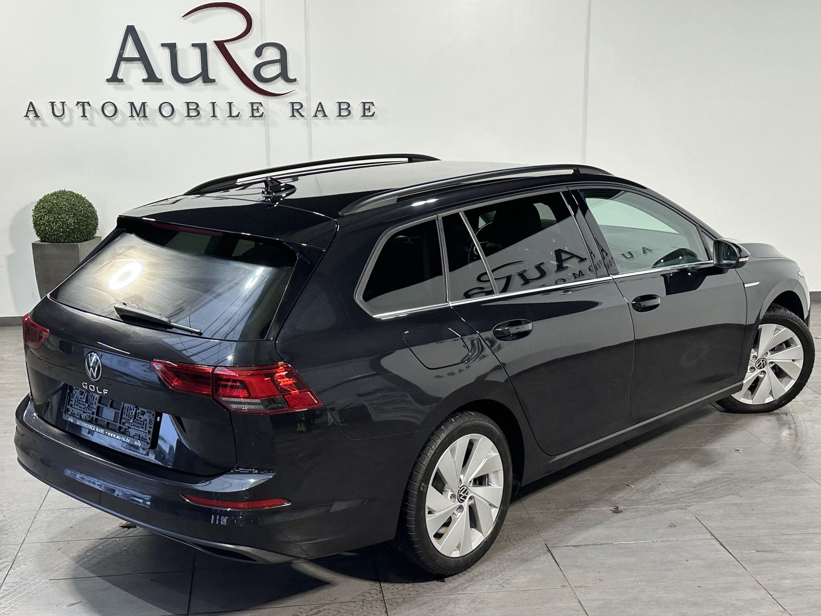 Fahrzeugabbildung Volkswagen Golf Variant 2.0 TDI DSG Style NAV+LED+AHK+VCOCK