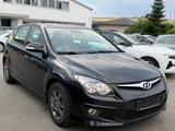 Hyundai i30 blue 1.6 CRDiStyle*NEU*TÜV*Sitzhei*Lim*EURO5 - Hyundai i30 mit Diesel-Antrieb: Limousine