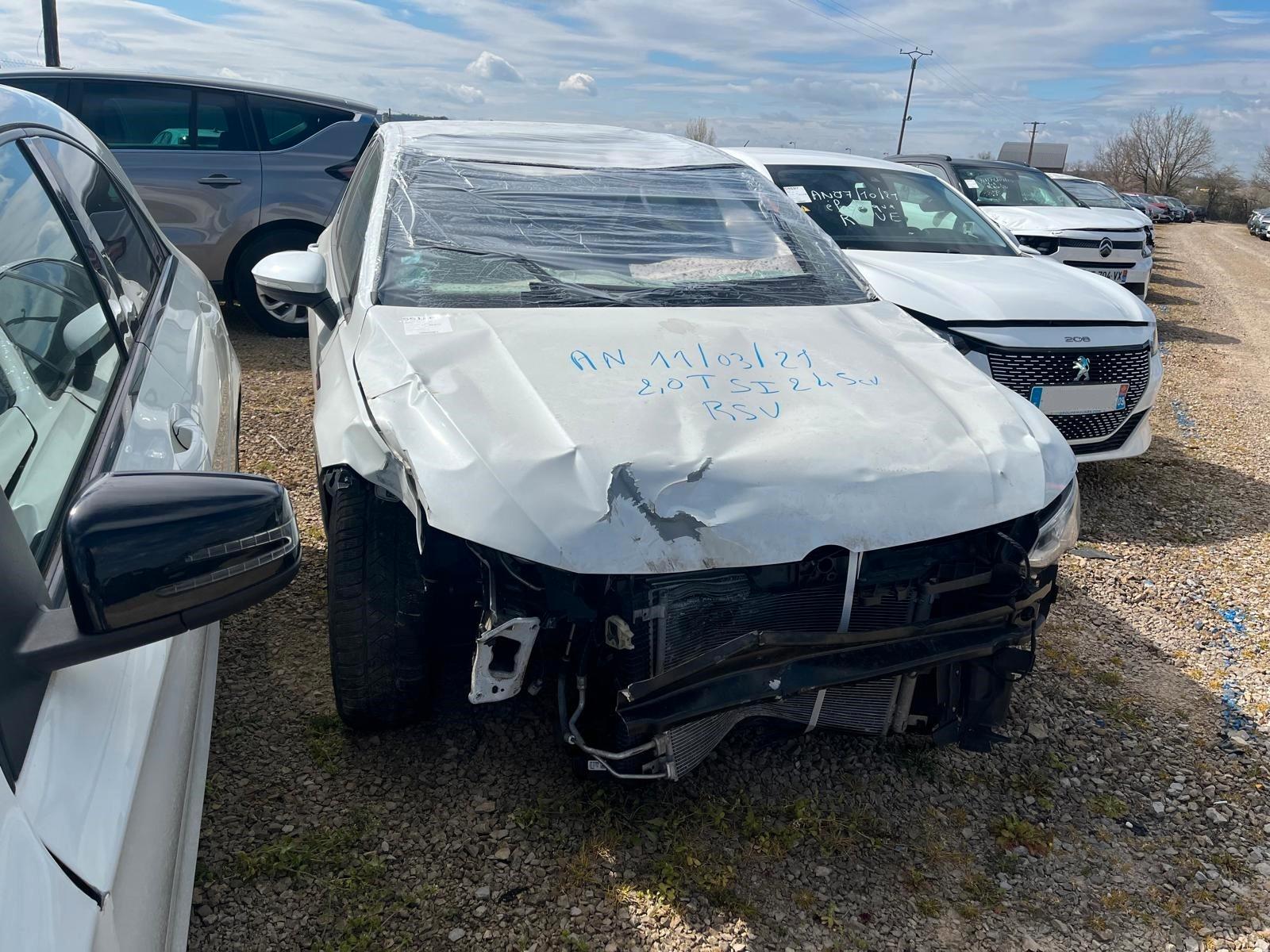 Volkswagen Golf VIII 2.0 GTi 245 DSG7 / HE553