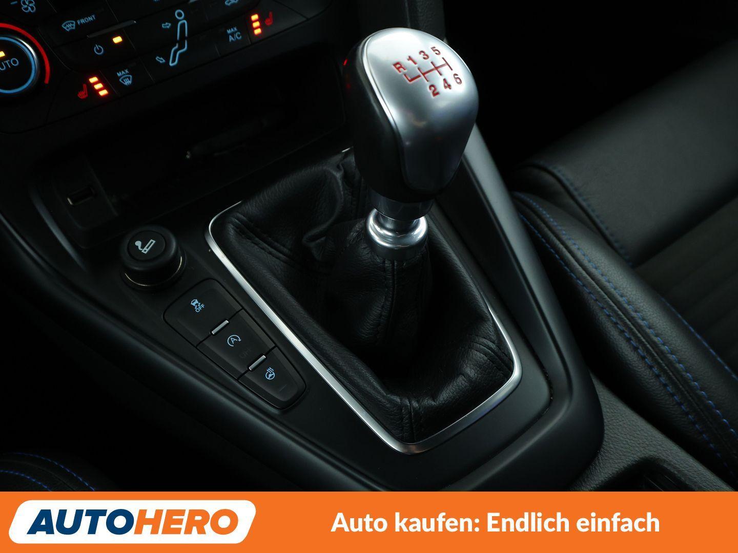 Ford Focus 2.0 EcoBoost ST*NAVI*XENON*TEMPO*CAM*PDC*
