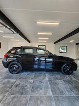 BMW 114 Baureihe 1 Lim. 5-trg. 114 i - schwarze BMW 114