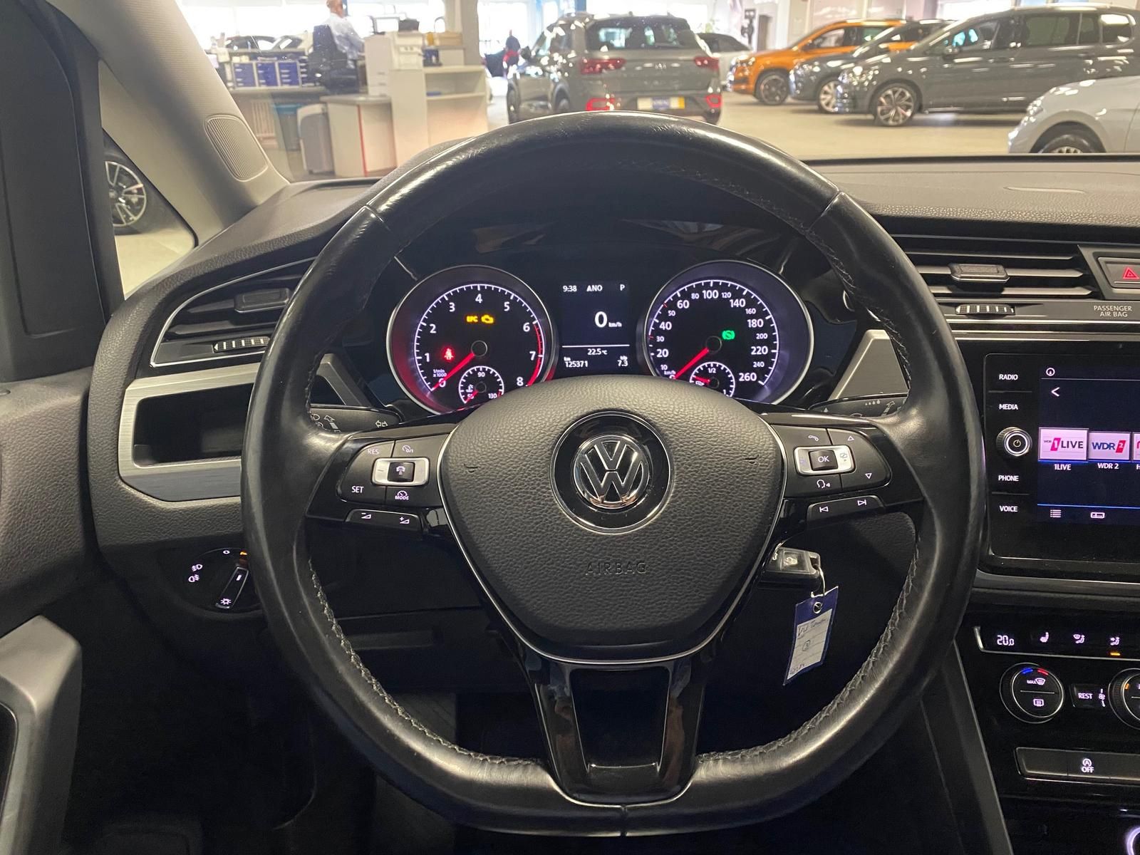 Fahrzeugabbildung Volkswagen Touran 1.4 TSI  Comfortline BMT/Star+ACC+3ZKLIMA
