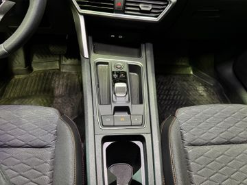 Fahrzeugverkauf 22 Seat Leon Sportstourer 1.5 FR Black Ed. AHK Kamera