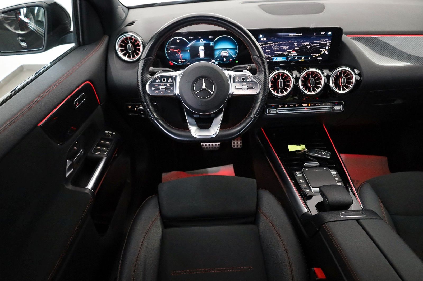 Fahrzeugabbildung Mercedes-Benz GLA 200 AMG, Automatik,Navi,Leder,LED,SHZ