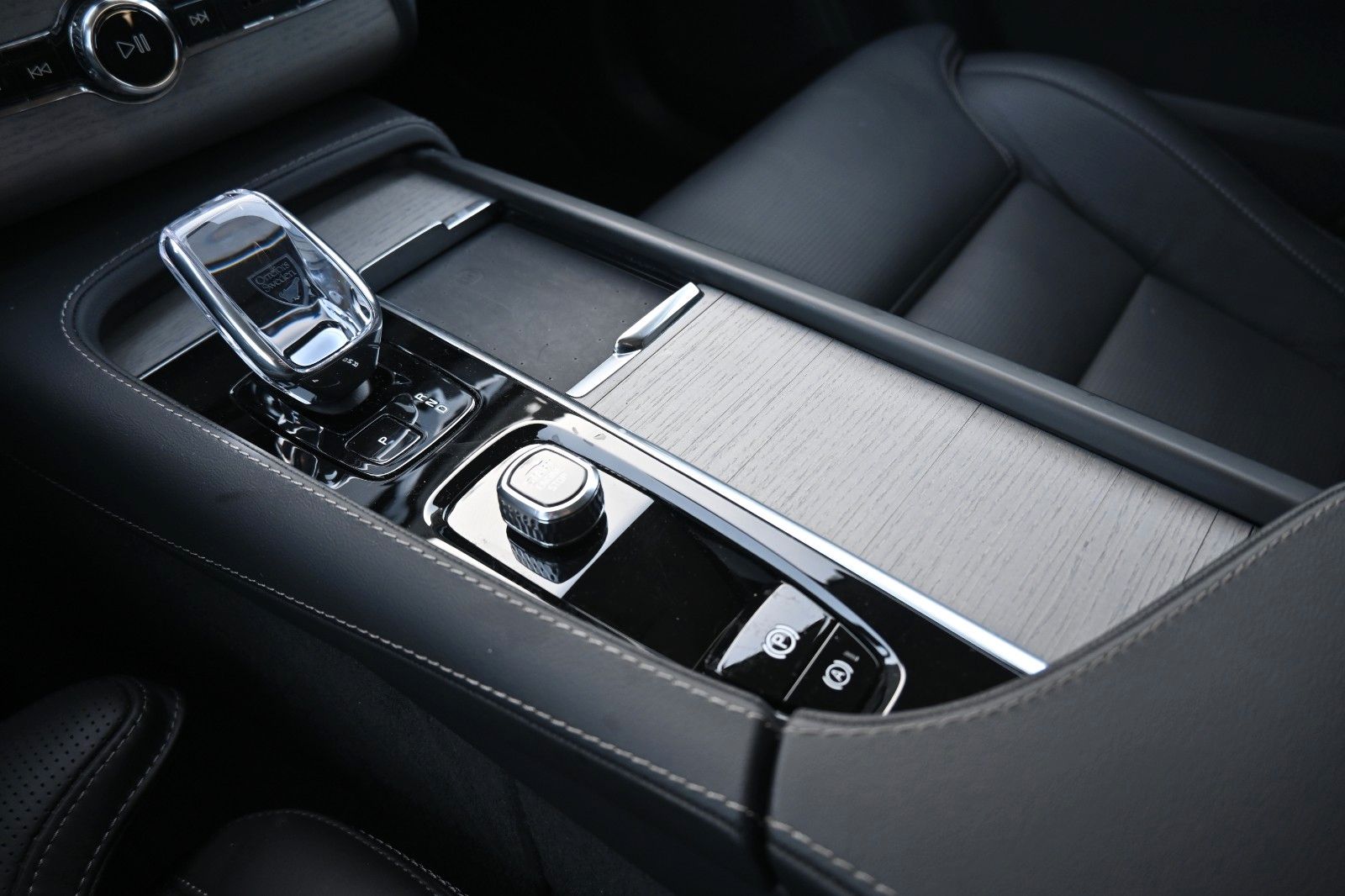 Fahrzeugabbildung Volvo XC90 T8 AWD RC Ultra Dark*LUFT*360°*ACC