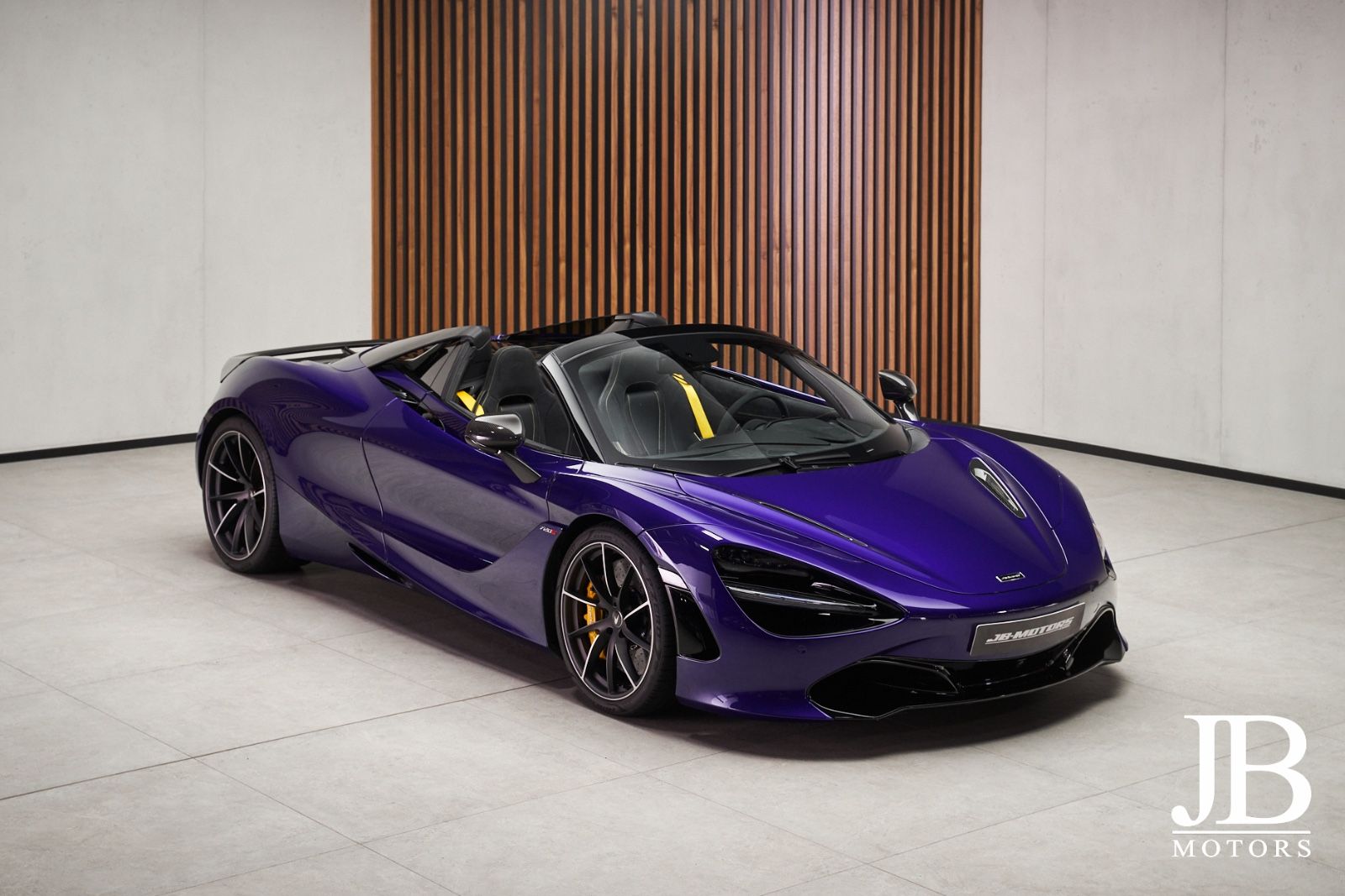 Fahrzeugabbildung McLaren 720s Spider MSO Carbon B&W Sound Lift Novitec