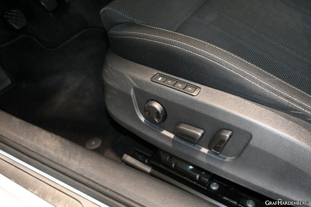 Skoda Superb Combi 2.0 TDI 110 KW (150 PS) DSG Style foto 7
