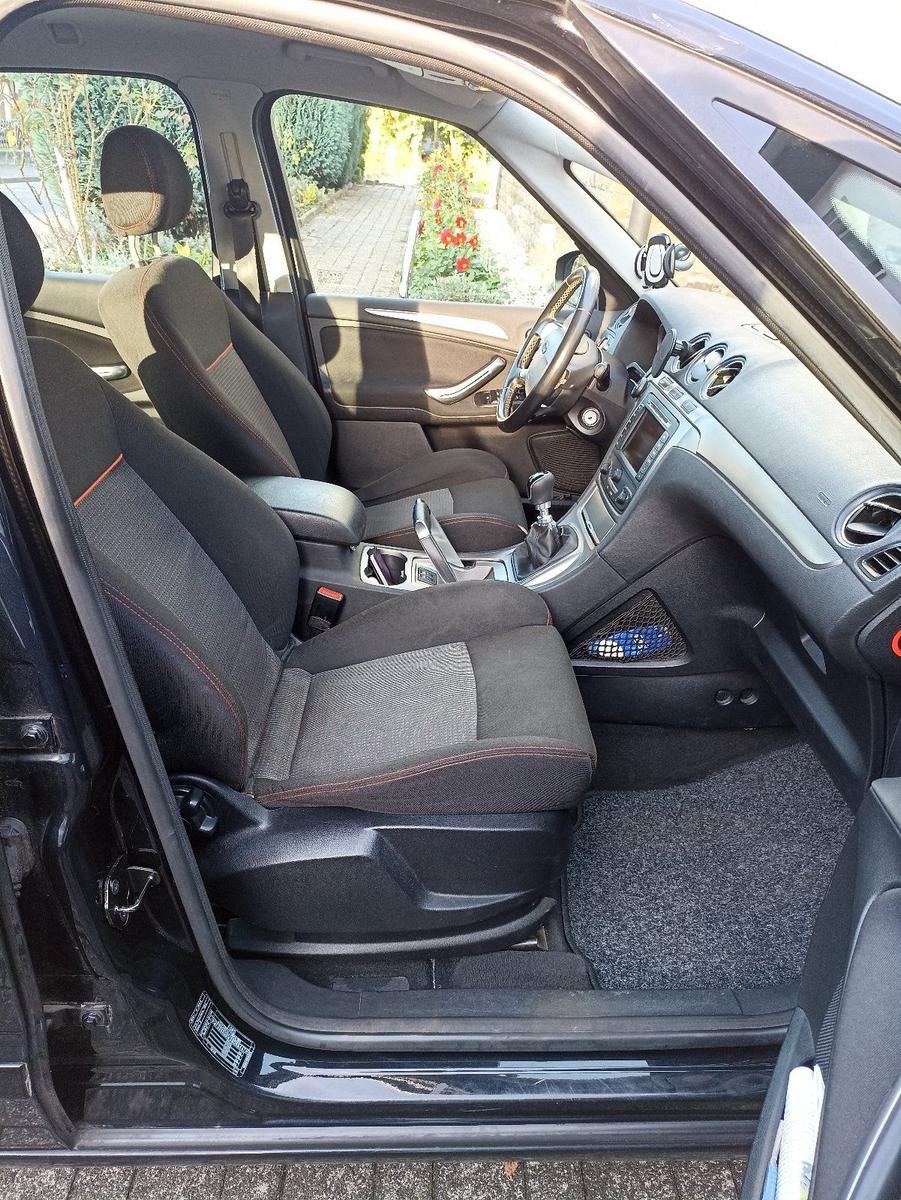 Ford S-MAX 2011 — photo 10