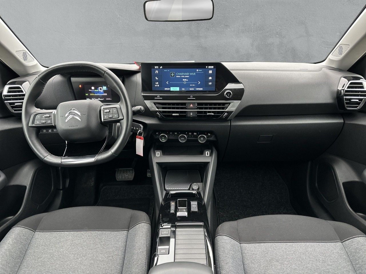 Fahrzeugabbildung Citroën ë-C4 Lim. Feel 136 PS